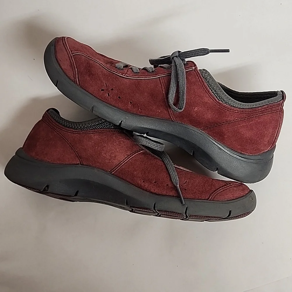 Dansko Elise Maroonish & Gray Slip On Lace Up Comfortable Sz 38 Suede Sneakers